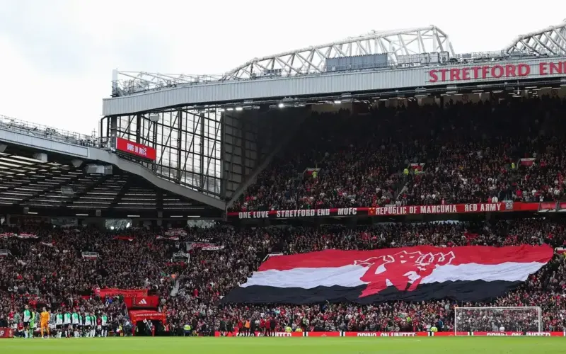 مانشستر يونايتد يسعى لتوفير 100 مليون يورو من رحيل 3 نجوم